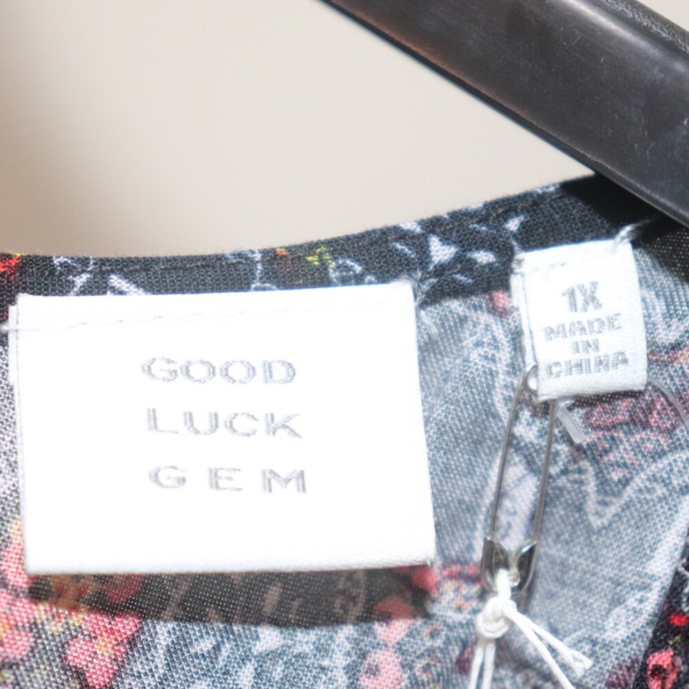 Good Luck Gem Boho Top Keyhole Back Sleeveless, Size 1X, Missing Button - Picture 3 of 11